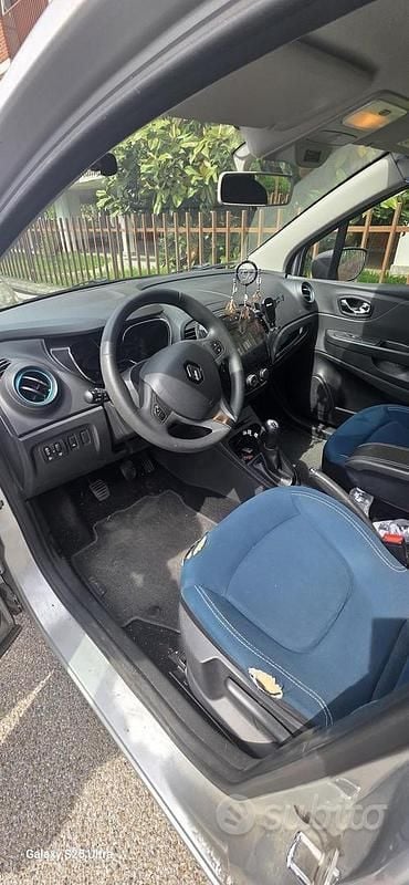 Usata Renault Captur 90 CV (66 kW) 2016 SUV