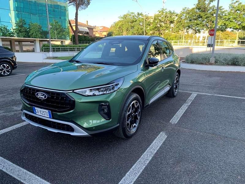 Usata Ford Kuga Active X 151 CV (111 kW) 2024 Verde SUV
