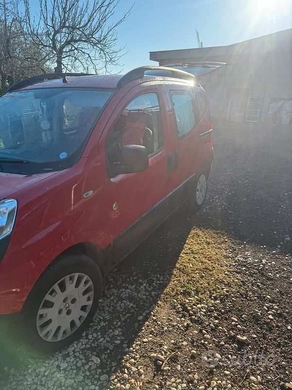 Usata Peugeot Bipper 75 CV (55 kW) 2010 Monovolume