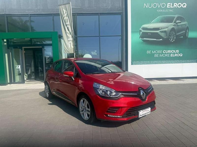 Usata Renault Clio V Business 72 CV (52 kW) 2020 Rosso Berlina