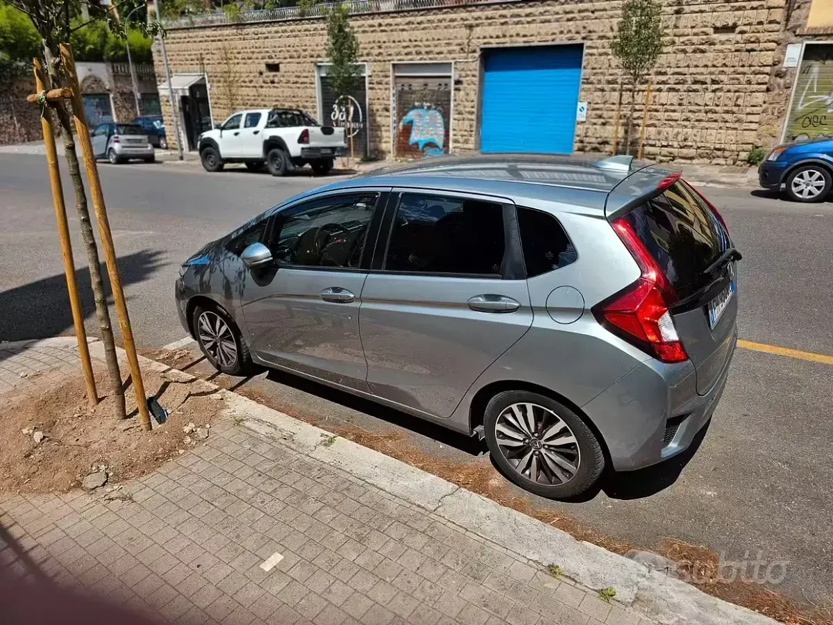 Usata Honda Jazz Elegance 102 CV (75 kW) 2017 Grigio Utilitaria
