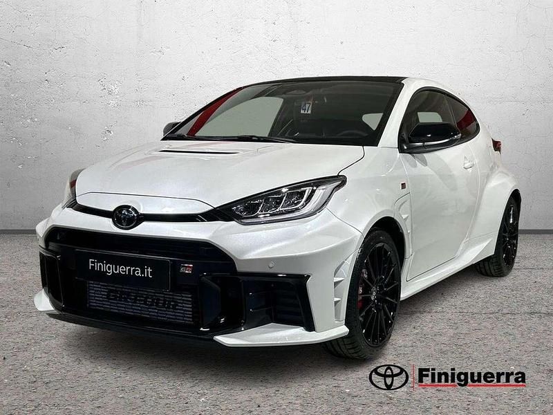 Nuova Toyota Yaris Aero 280 CV (205 kW) 2026 Bianco Utilitaria