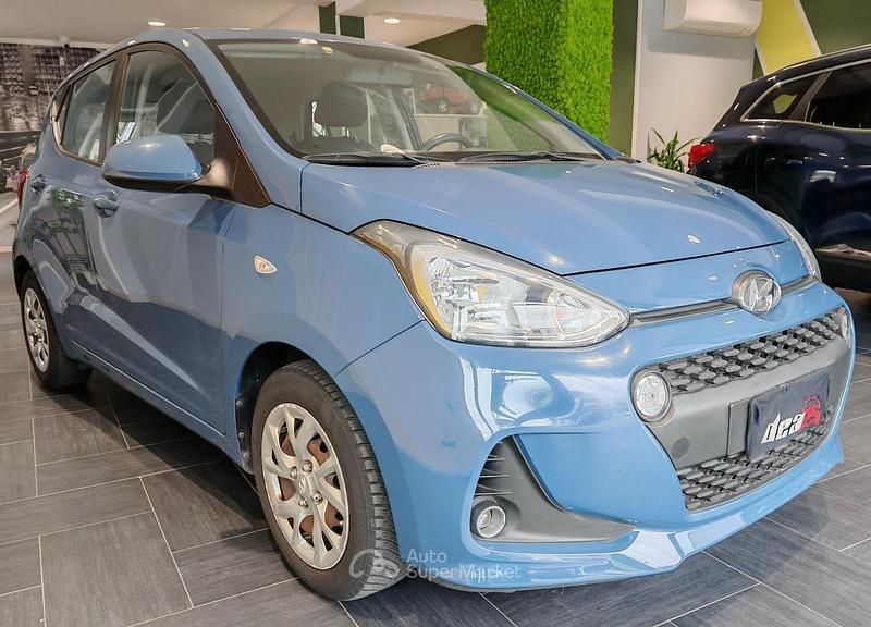 Usata Hyundai i10 Style 67 CV (49 kW) 2017 Blu Utilitaria