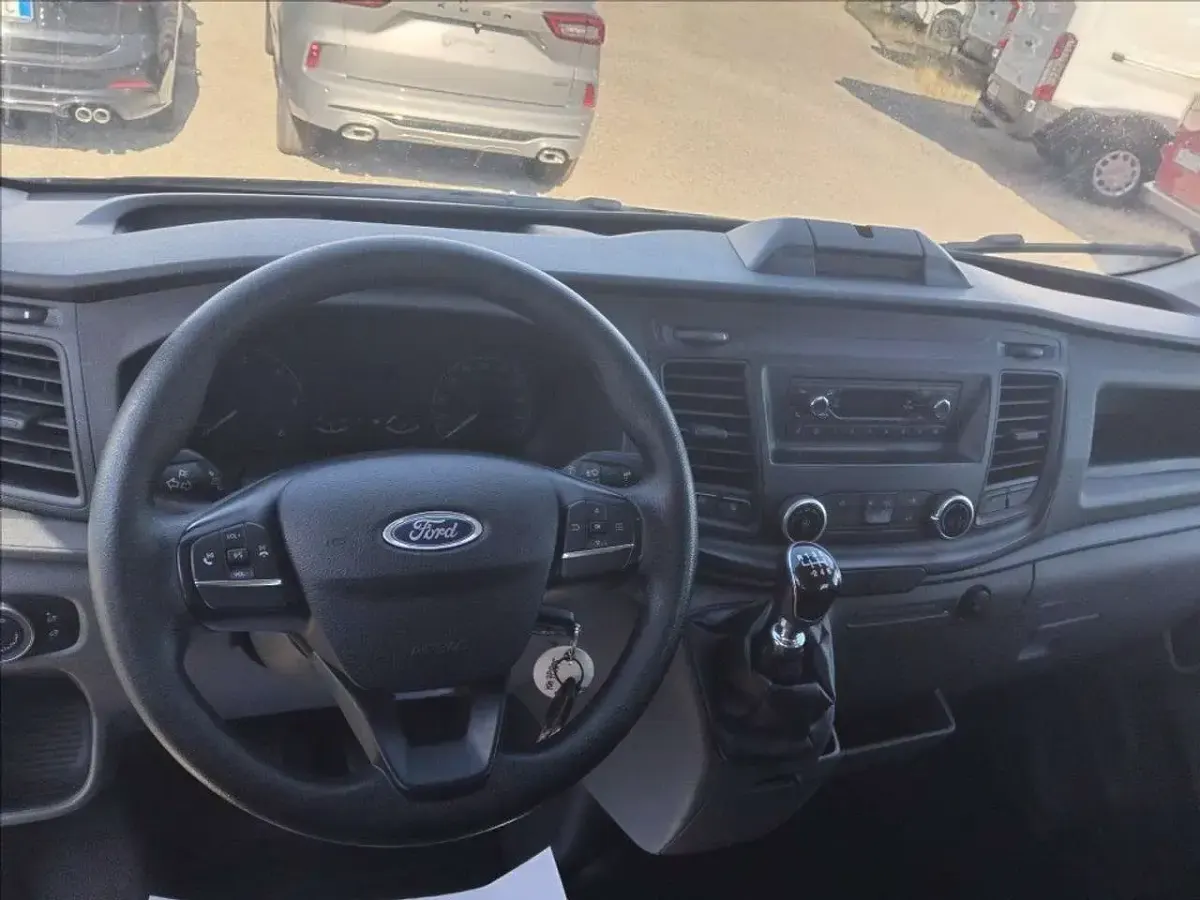 Usata Ford Transit 131 CV (96 kW) 2022 Blu pastello Monovolume