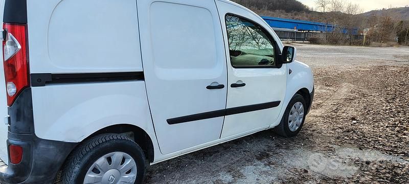 Usata Renault Kangoo 75 CV (55 kW) 2010 Monovolume