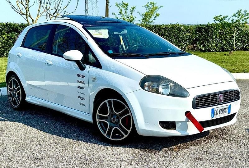 Usata 2007 Fiat Grande Punto Due volumi | 3500 € (Buon prezzo) - Immagine 1/4