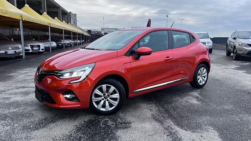 Usata Renault Clio V Business 86 CV (63 kW) 2020 Arancione Berlina