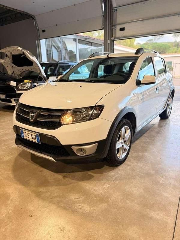 Usata Dacia Sandero Prestige 90 CV (66 kW) 2015 Bianco Berlina