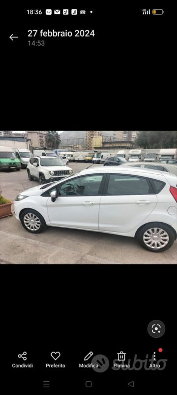 Usata Ford Fiesta 90 CV (66 kW) 2010 Bianco Utilitaria