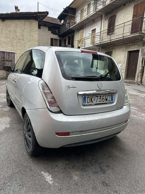 Usata Lancia Ypsilon 60 CV (44 kW) 2007 Grigio Utilitaria