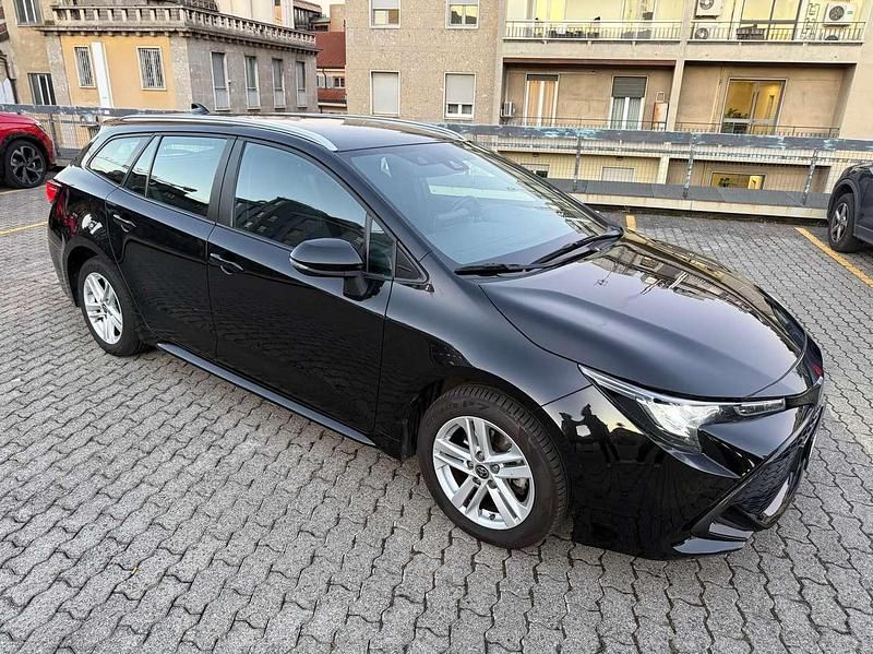 Nero Usata 2022 Toyota Corolla Business Edition Station wagon | 20.000 € (Buon prezzo) - Immagine 1/4