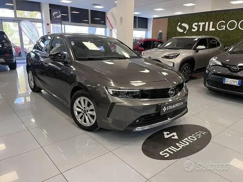 Usata Opel Astra Elegance 110 CV (80 kW) 2023 Utilitaria
