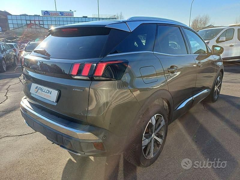 Usata Peugeot 3008 GT-line 120 CV (88 kW) 2017 Verde SUV