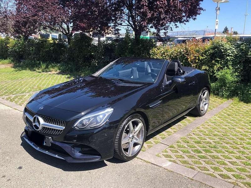 Usado Mercedes SLC180 AMG line 156 CV (114 kW) 2019 Negro Descapotable