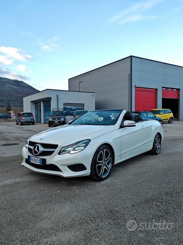 Usata Mercedes E250 Premium 203 CV (149 kW) 2014 Bianco Cabrio