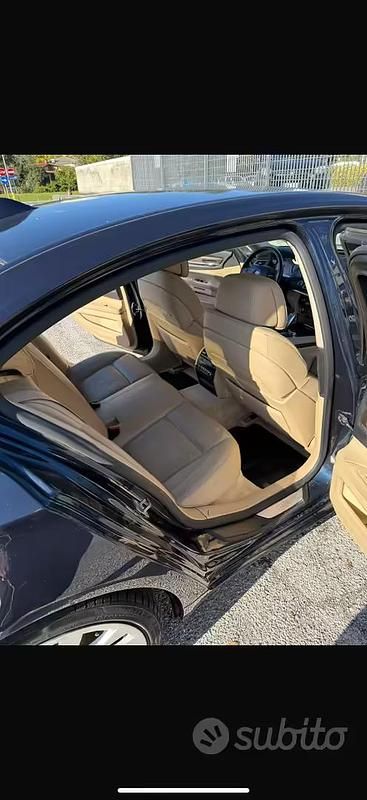 Begagnad BMW 730 245 HK (180 kW) 2010 Blå Sedan