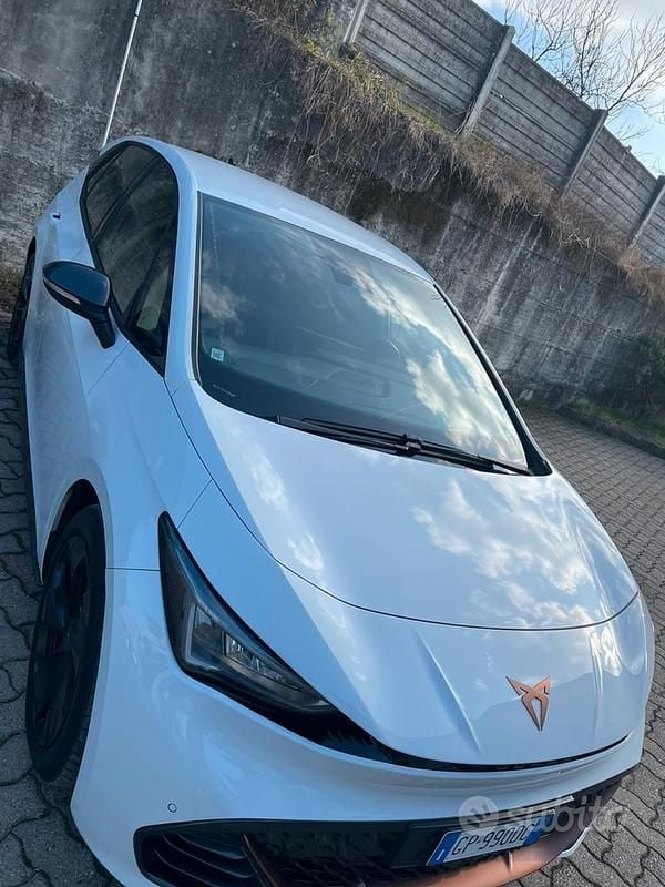 Usata Cupra Born 169 kW (231 CV) 2023 Bianco Utilitaria