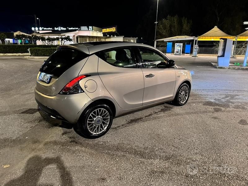 Usata Lancia Ypsilon 2012 Utilitaria