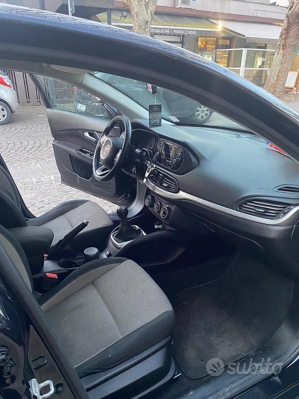Usata Fiat Tipo 120 CV (88 kW) 2017 Nero Berlina
