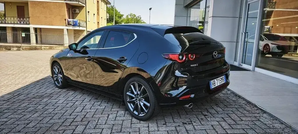 Usata Mazda 3 140 CV (102 kW) 2026 Jet black Berlina