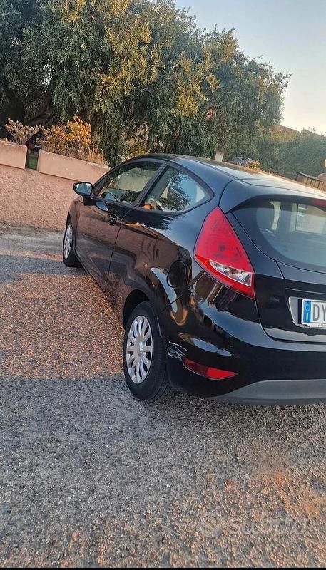 Usata Ford Fiesta 80 CV (58 kW) 2009 Nero Utilitaria