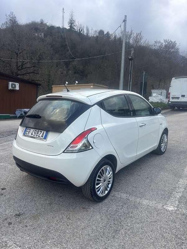 Usata Lancia Ypsilon S 77 CV (56 kW) 2013 Utilitaria