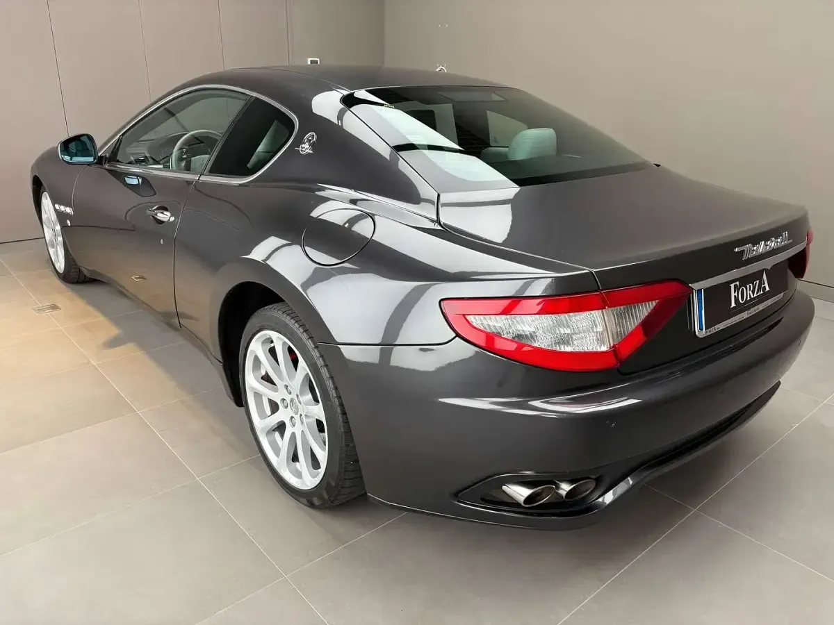 Usata Maserati Granturismo 450 CV (330 kW) 2009 Grigio granito Coupé