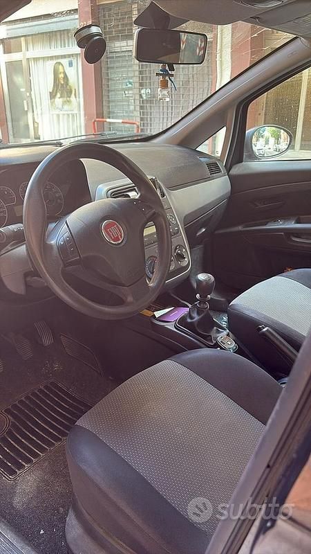 Usata Fiat Grande Punto 65 CV (47 kW) 2013 Nero Utilitaria