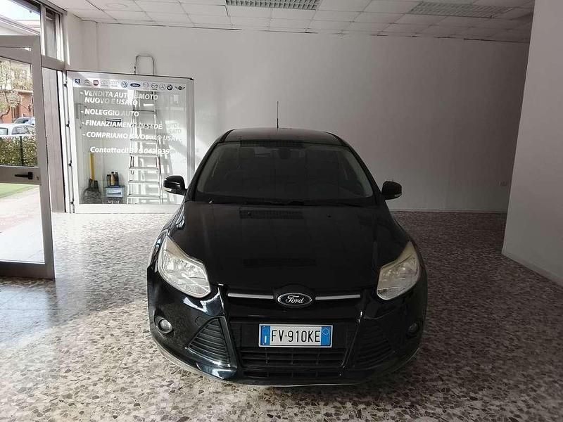 Usata Ford Focus 116 CV (85 kW) 2012 Nero Berlina