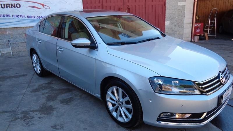 Usata VW Passat Highline 140 CV (102 kW) 2012 Argento Berlina