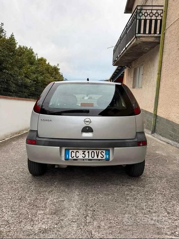 Usata Opel Corsa Edition 59 CV (43 kW) 2002 Utilitaria