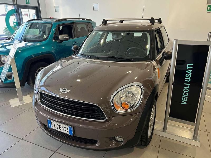 Usata Mini One D Countryman Business 90 CV (66 kW) 2015 Marrone scuro SUV