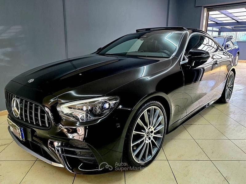 Usata Mercedes E400 Premium Plus 330 CV (242 kW) 2021 Nero Coupé