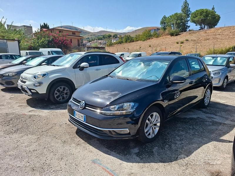 Nero Usata 2017 VW Golf VII Tre volumi | 13.700 € (Buon prezzo) - Immagine 1/4