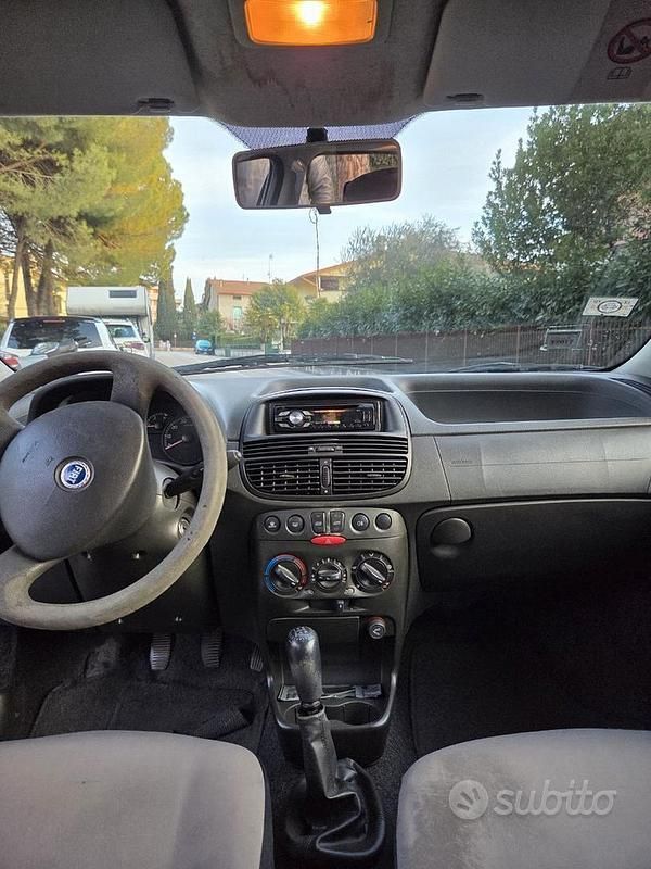 Usata Fiat Punto 2005 Grigio Utilitaria