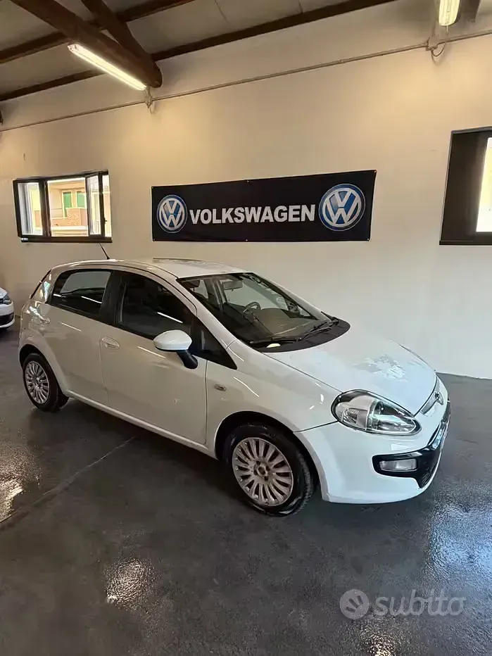 Usata Fiat Punto Classica 60 CV (44 kW) 2011 Bianco Utilitaria