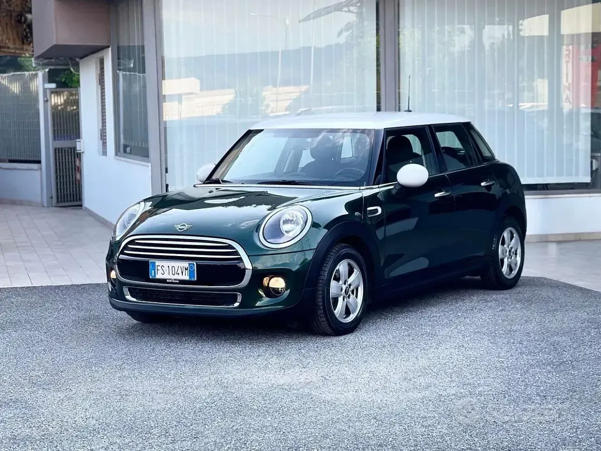 Usata Mini Cooper D 116 CV (85 kW) 2018 Verde Utilitaria