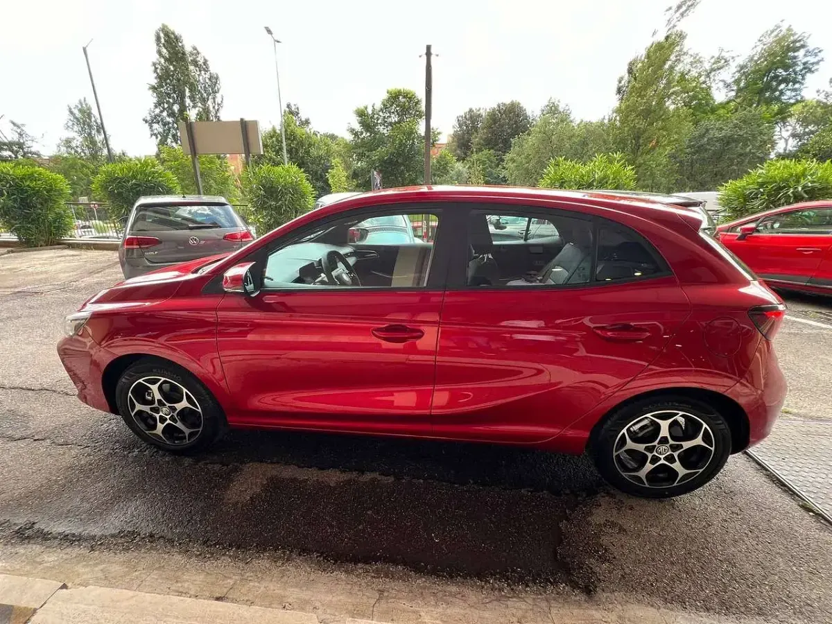 Nuova MG MG3 Comfort 102 CV (75 kW) 2026 Rosso Utilitaria