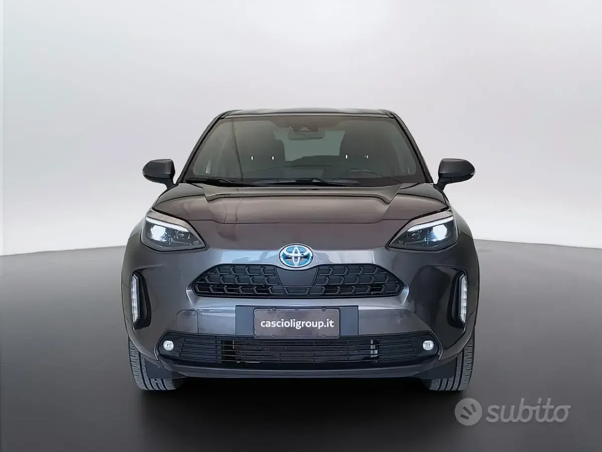 Usata Toyota Yaris Cross Trend 92 CV (67 kW) 2022 Grigio SUV