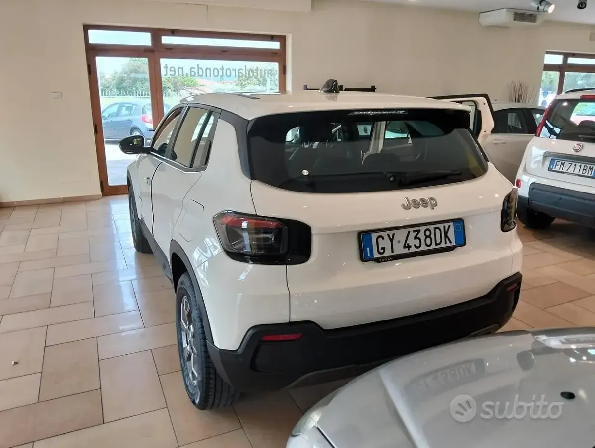 Usata Jeep Avenger Longitude 101 CV (74 kW) 2025 Bianco SUV