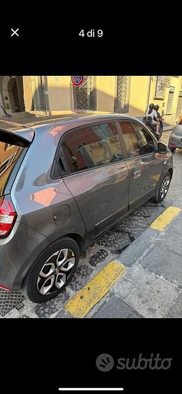 Usado Renault Twingo 69 CV (50 kW) 2019 Gris Utilitario