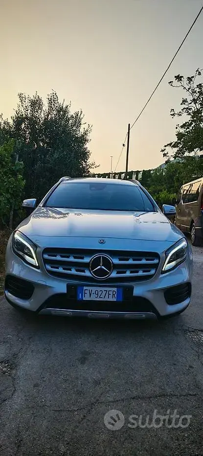 Usata Mercedes GLA180 Premium 109 CV (80 kW) 2019 Grigio SUV