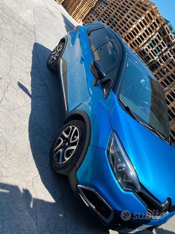 Blu Usata 2015 Renault Captur SUV | 10.999 € (Buon prezzo) - Immagine 1/4