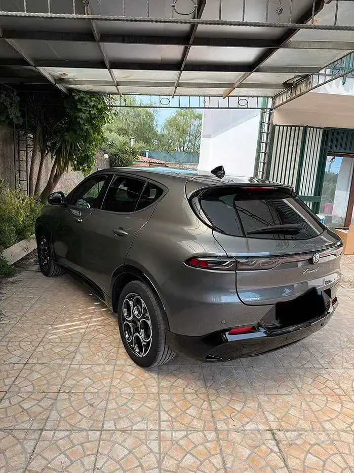 Usata Alfa Romeo Tonale 131 CV (96 kW) 2024 Grigio SUV