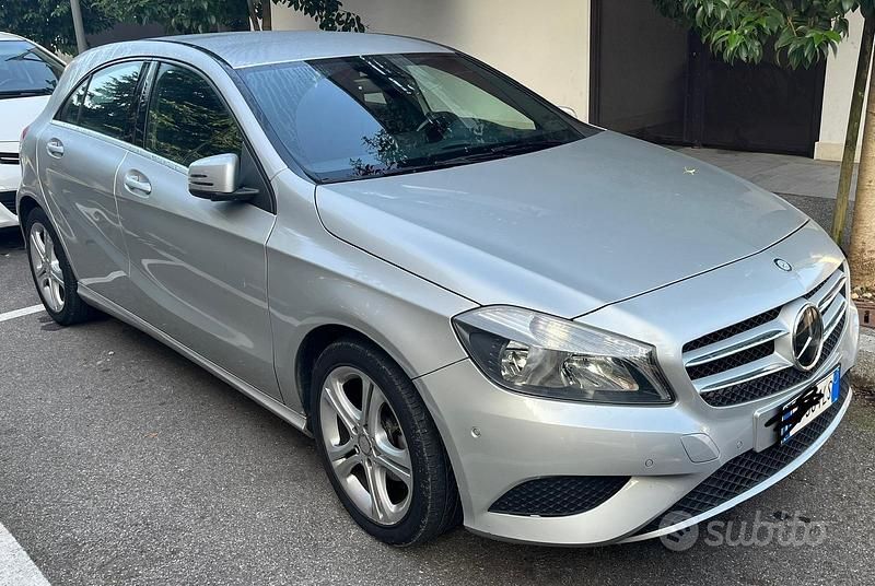 Usata Mercedes A180 109 CV (80 kW) 2013 Grigio Berlina