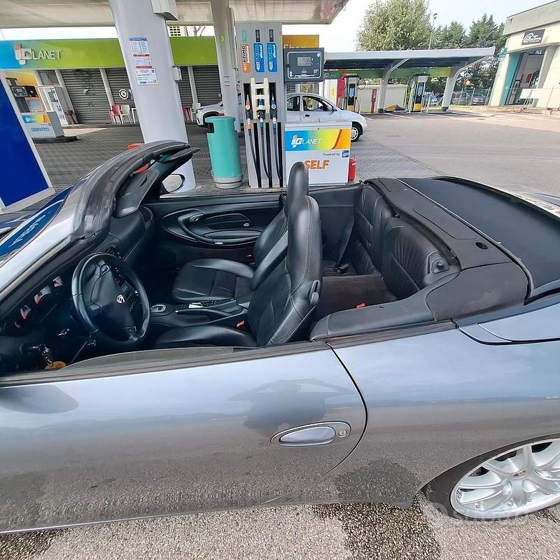 Usata Porsche 996 345 CV (253 kW) 1999 Grigio Cabrio