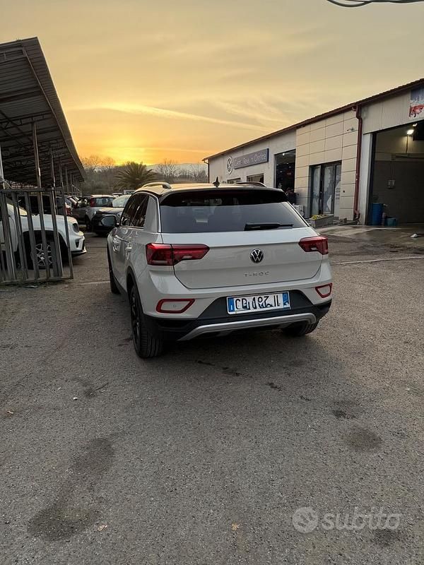Usata VW T-Roc Sport 115 CV (84 kW) 2023 Bianco SUV