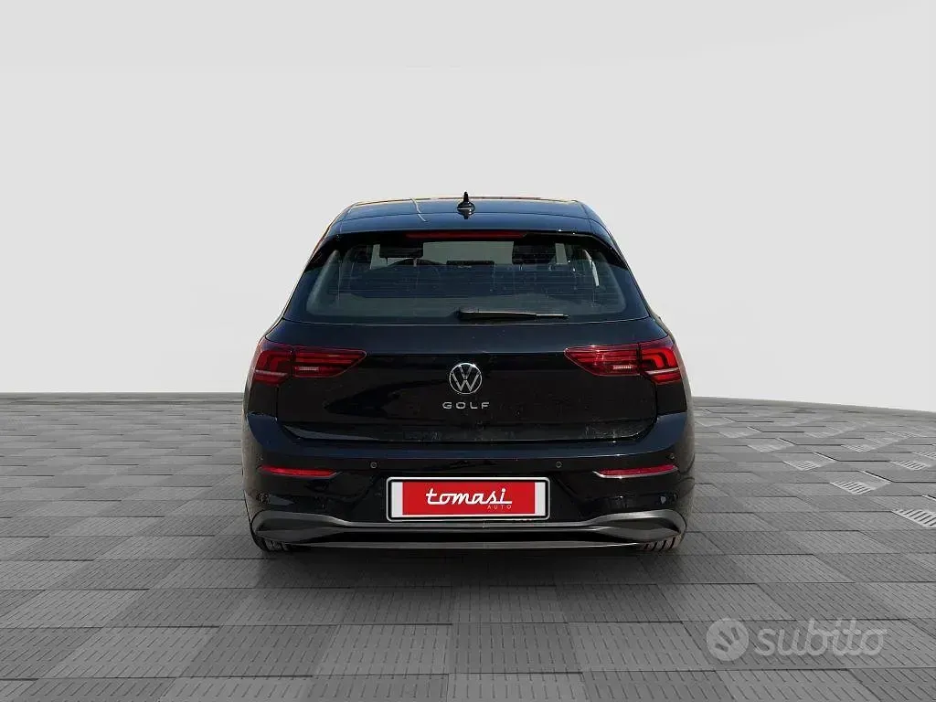 Usata VW Golf VIII Life 116 CV (85 kW) 2025 Nero Berlina