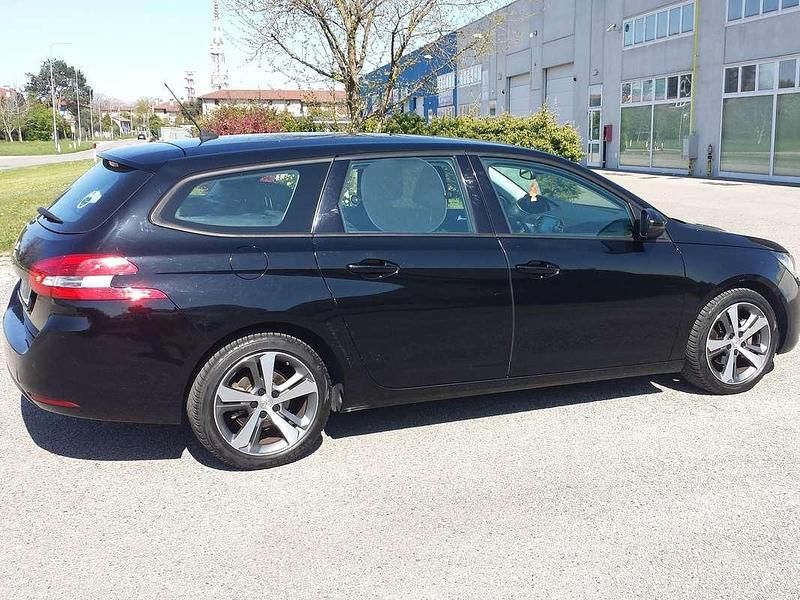 Usata Peugeot 308 Allure 120 CV (88 kW) 2017 Nero Station wagon