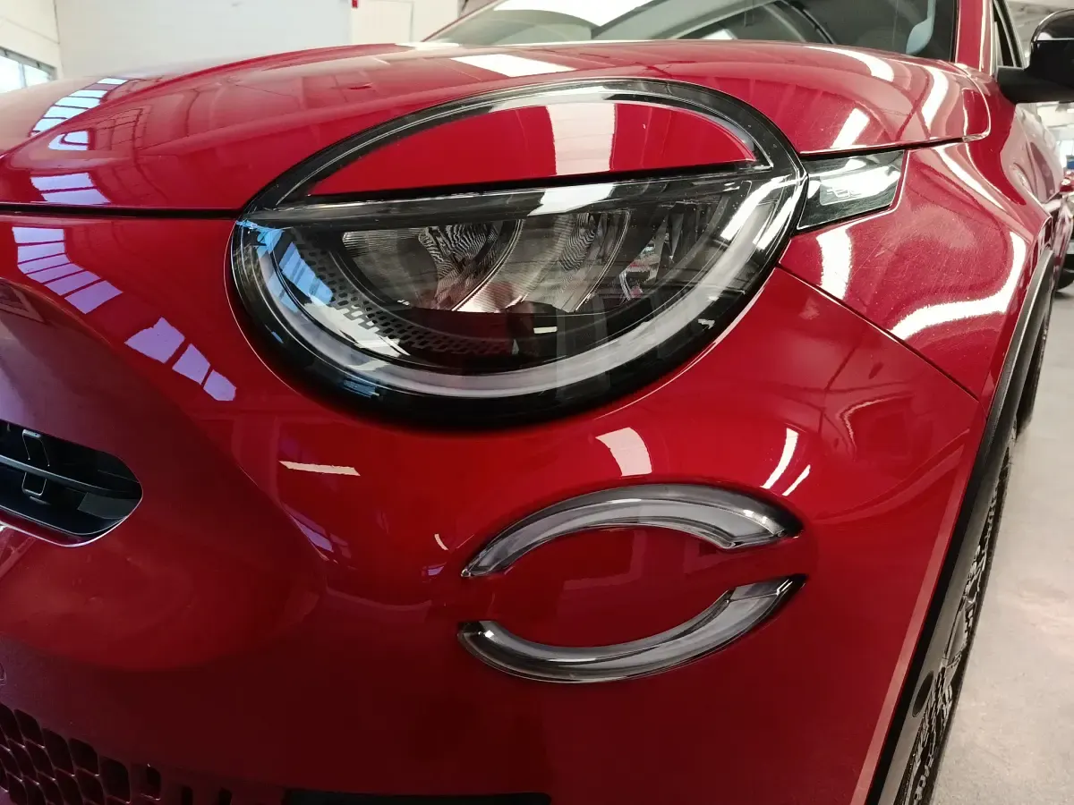 Usata Fiat 600 La Prima 145 CV (106 kW) 2025 Colore sabbia SUV